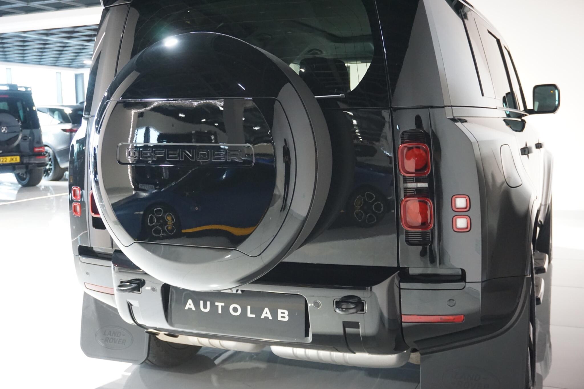 Land Rover Defender 110 3.0 D350 MHEV X-Dynamic HSE SUV 5dr Diesel Auto 4WD Euro 6 (s/s) (350 ps)